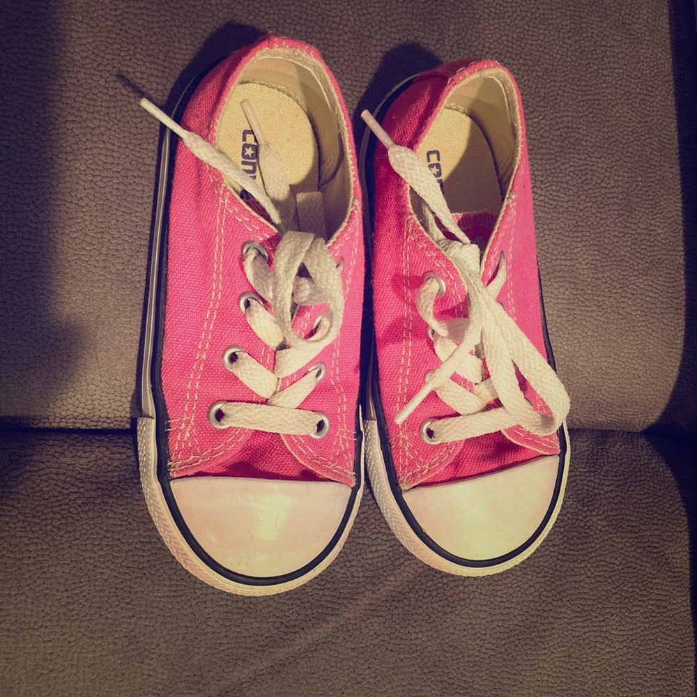 Converse chuck taylors toddler size 8 -pink used